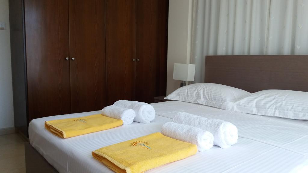 101 Mandritis Court Apartment Larnaca Ngoại thất bức ảnh