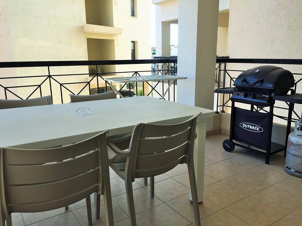 101 Mandritis Court Apartment Larnaca Ngoại thất bức ảnh