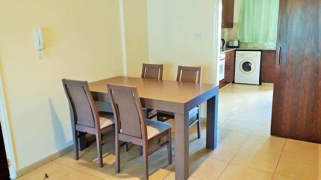 101 Mandritis Court Apartment Larnaca Ngoại thất bức ảnh