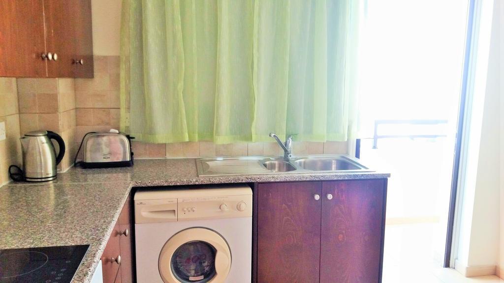 101 Mandritis Court Apartment Larnaca Ngoại thất bức ảnh