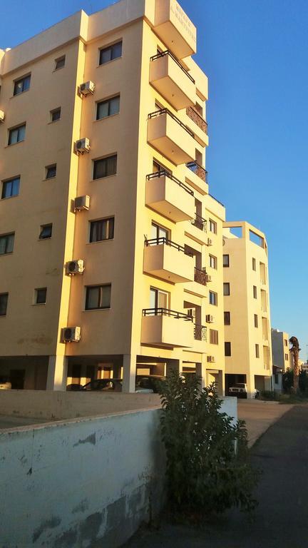 101 Mandritis Court Apartment Larnaca Ngoại thất bức ảnh