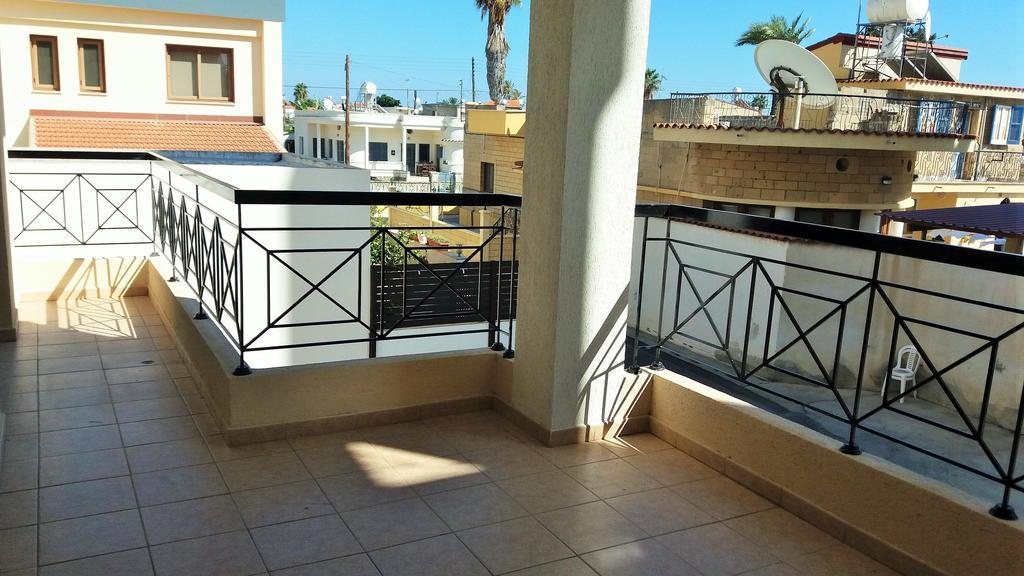 101 Mandritis Court Apartment Larnaca Ngoại thất bức ảnh