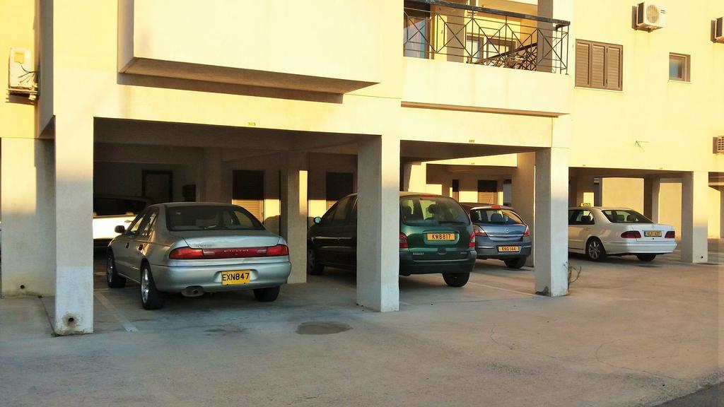 101 Mandritis Court Apartment Larnaca Ngoại thất bức ảnh