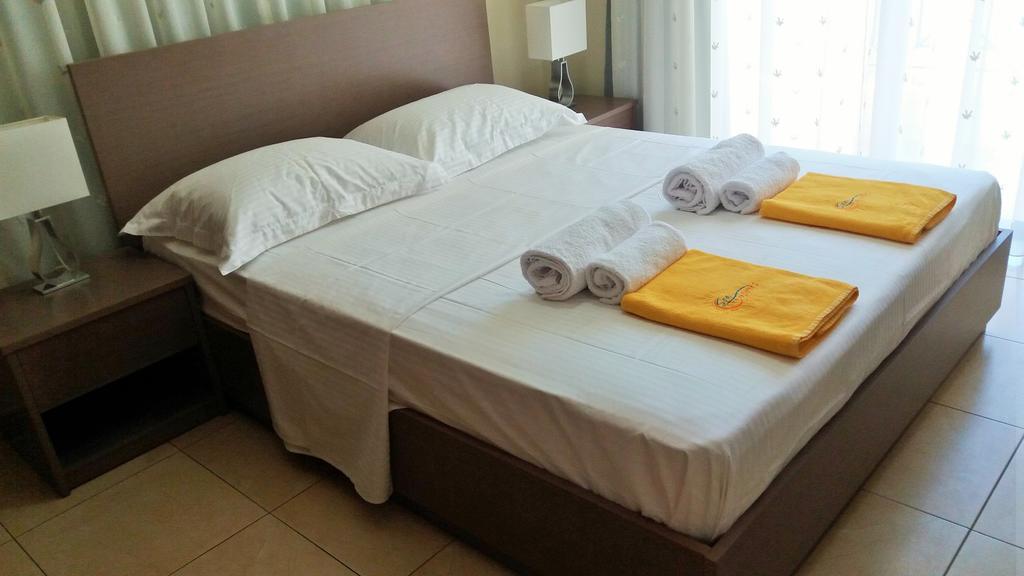 101 Mandritis Court Apartment Larnaca Ngoại thất bức ảnh