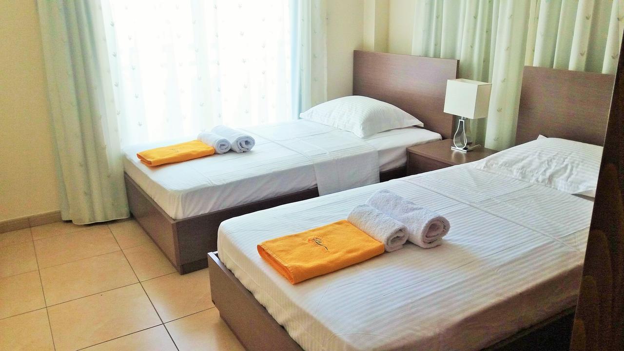 101 Mandritis Court Apartment Larnaca Ngoại thất bức ảnh