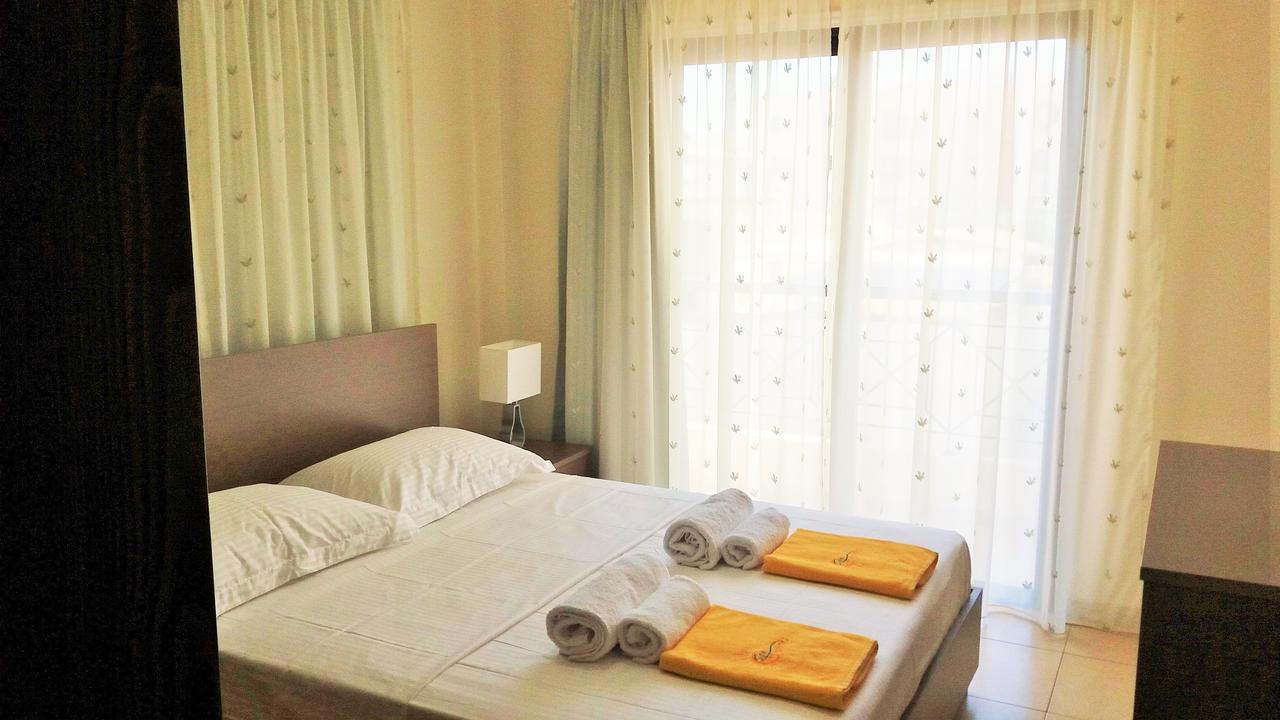 101 Mandritis Court Apartment Larnaca Ngoại thất bức ảnh