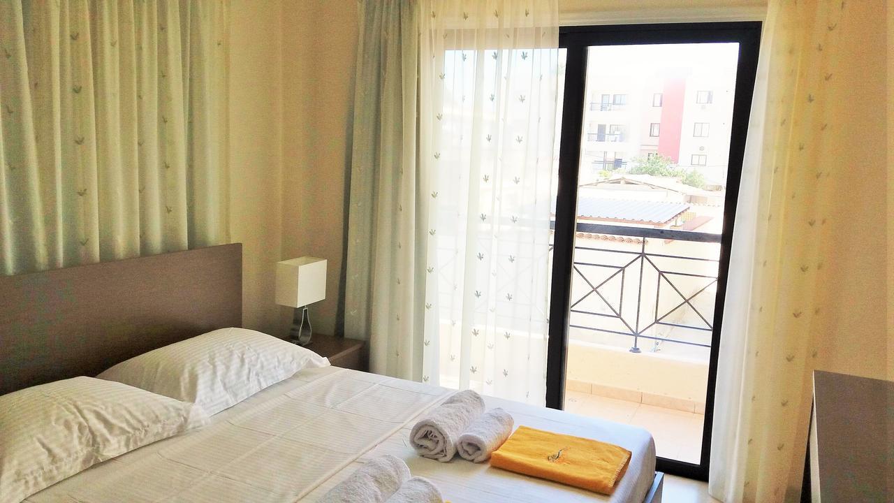 101 Mandritis Court Apartment Larnaca Ngoại thất bức ảnh